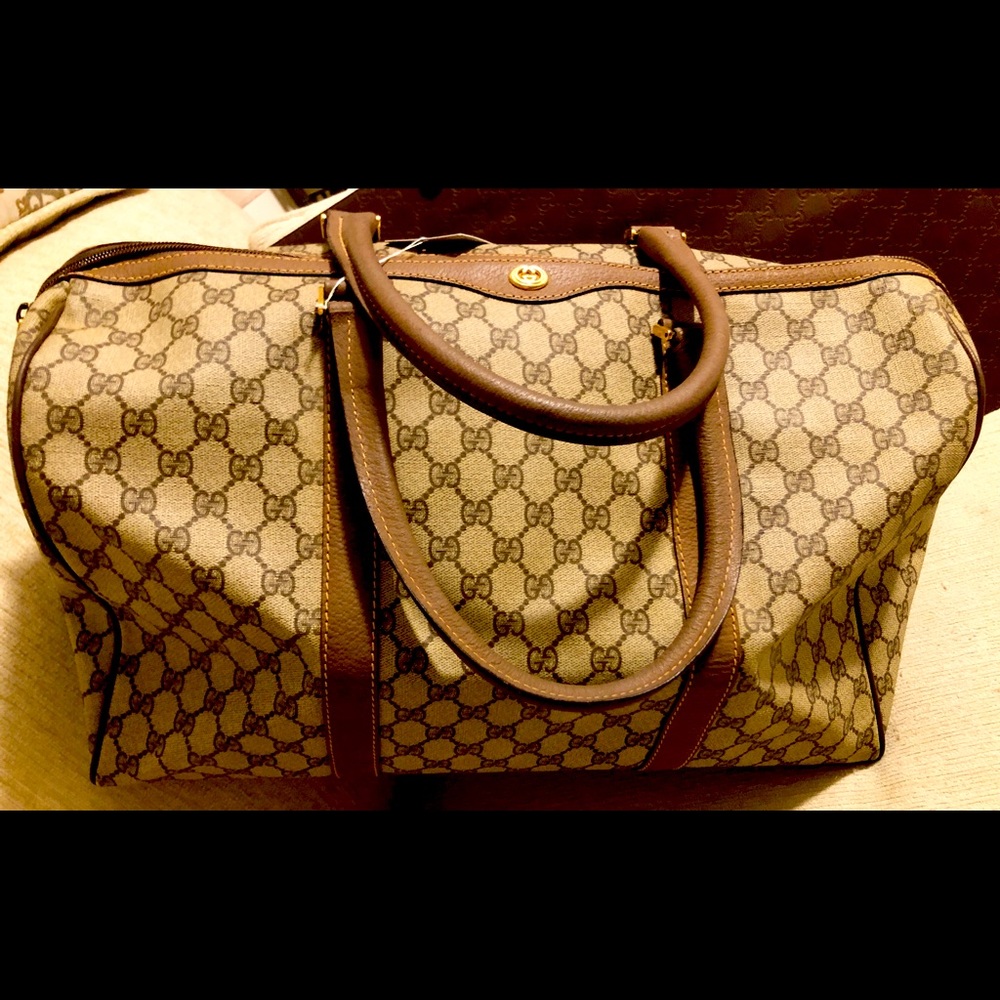 SOLD!!!  10/11/2021          Authentic Gucci BostonBag GG Supreme Coated Canvas